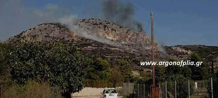 Φωτιά σε πεδίο βολής – Κοντά σε κατοικημένη περιοχή